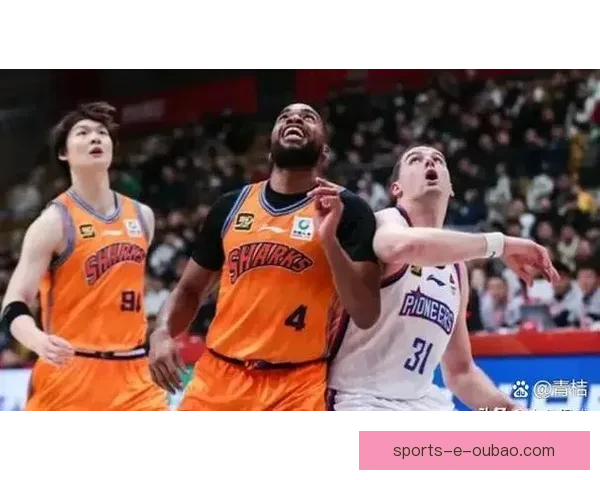 上海男篮下半场强势爆发大胜北京男篮